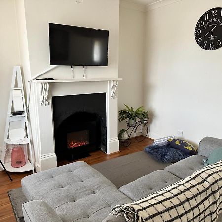 Cornelias Cottage Mount Gambier Central エクステリア 写真